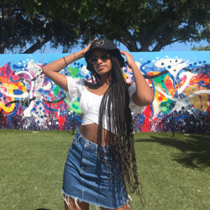 Meet your Posher, Dominique